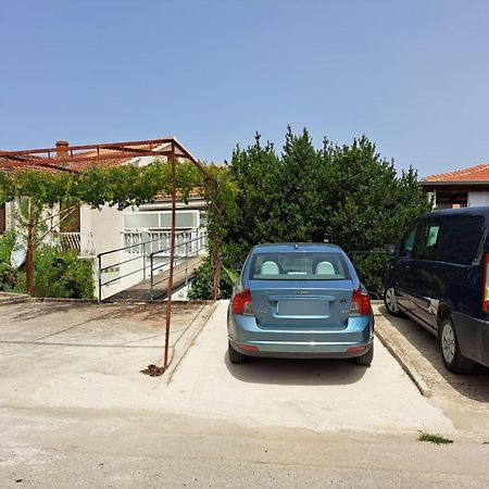 Roses Apartment Brac Sutivan Bagian luar foto