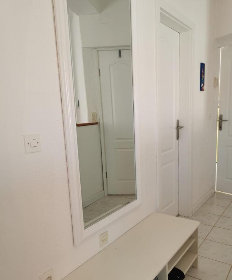 Roses Apartment Brac Sutivan Bagian luar foto